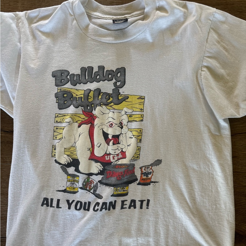 UGA vintage dawgs T-shirt.  Small men’s , tag says large. Read SEC